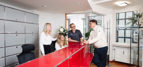 Besprechung an Empfang