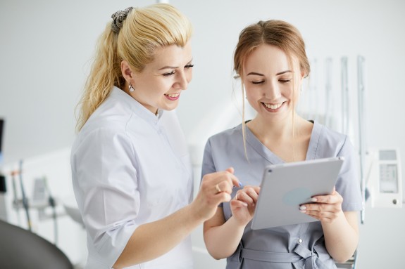 Zahnarzt Helferinnen